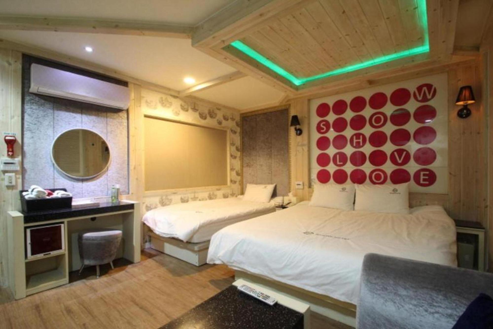 Show Hotel Haeundae Пусан Екстериор снимка
